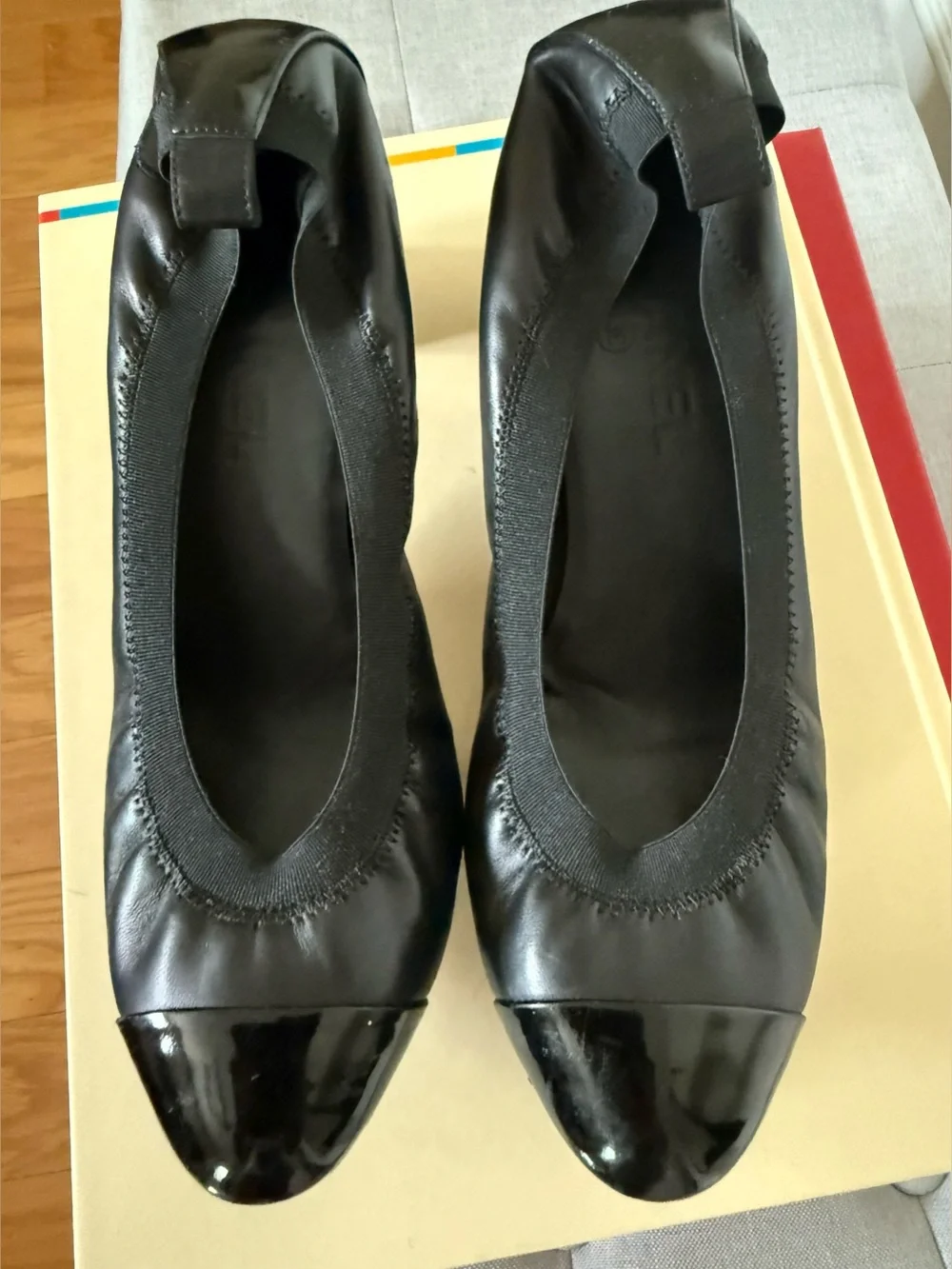Authentic Vintage CHANEL Black Leather Block Heel Pumps with Cap-Toe Sz 40/9